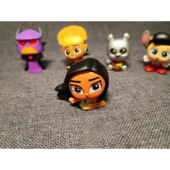 Disney Doorables - Pocahontas, Pinocchio, Zurg, Pooh, Kuzco - Picture 7 of 7